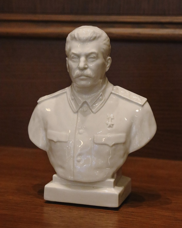 Бюст И.В.Сталина