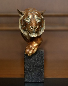 Бронзовая скульптура "Тигр"